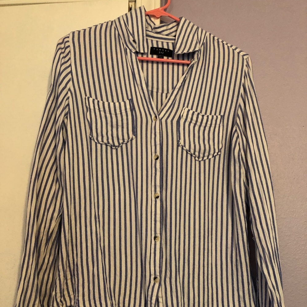 White and blue striped top